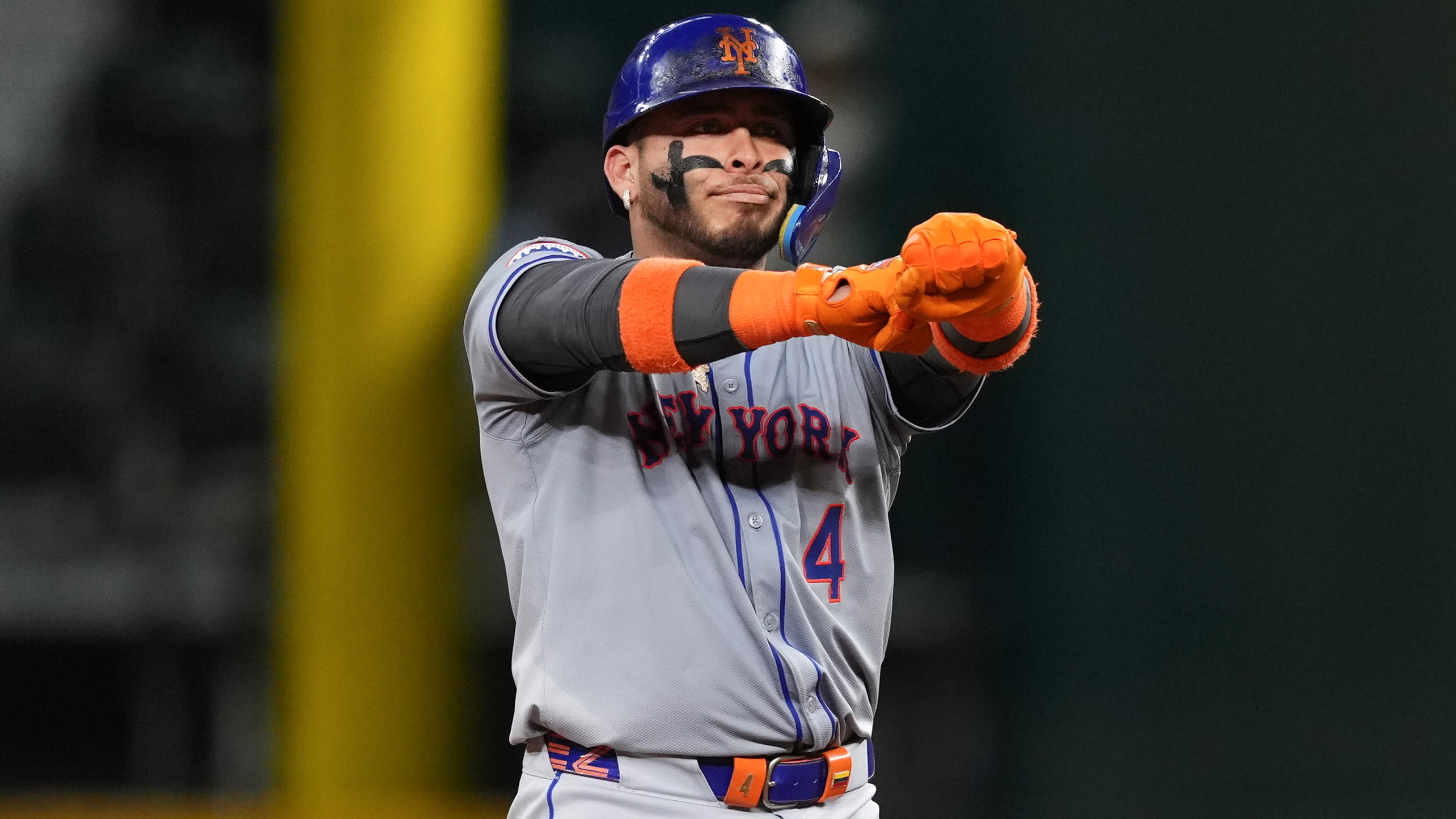 Francisco Alvarez celebrates his game-tying double