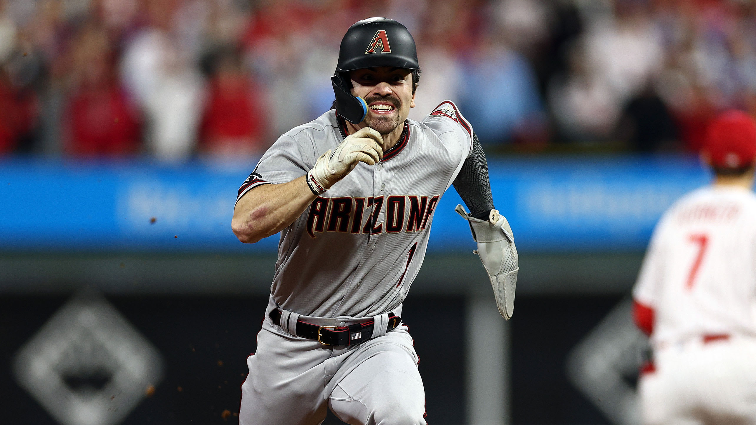 Corbin Carroll sprints to third base