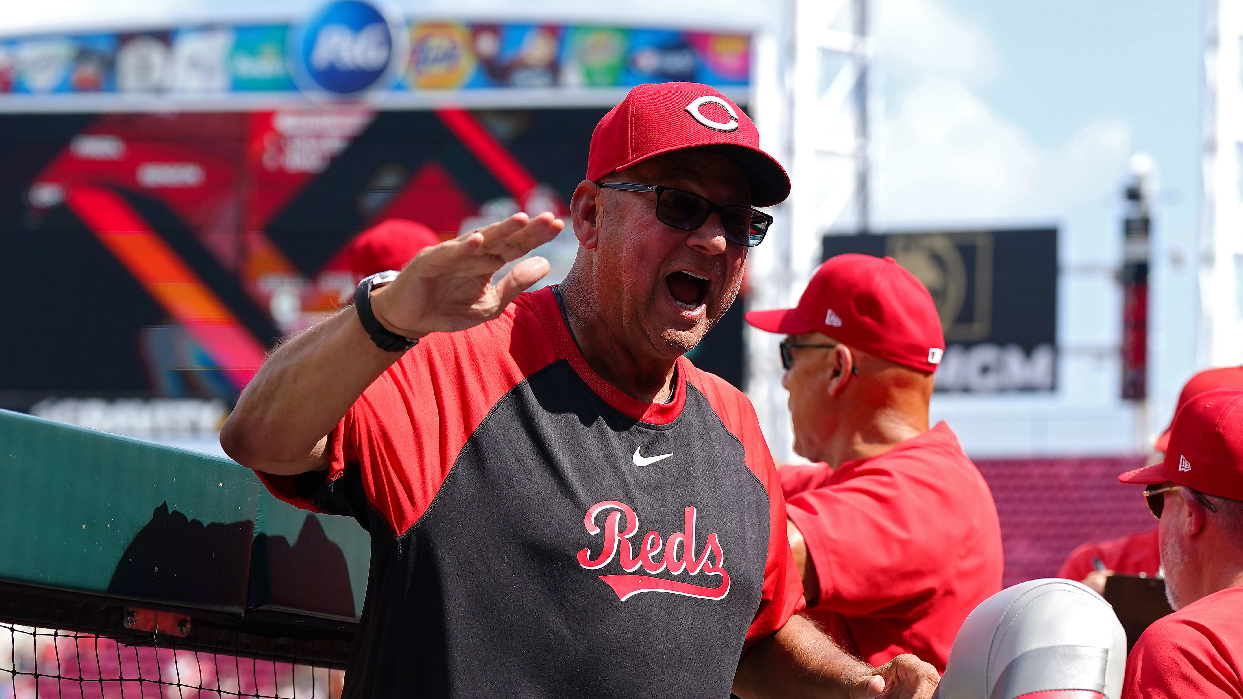 Terry Francona celebrates the 2,000th win of his career