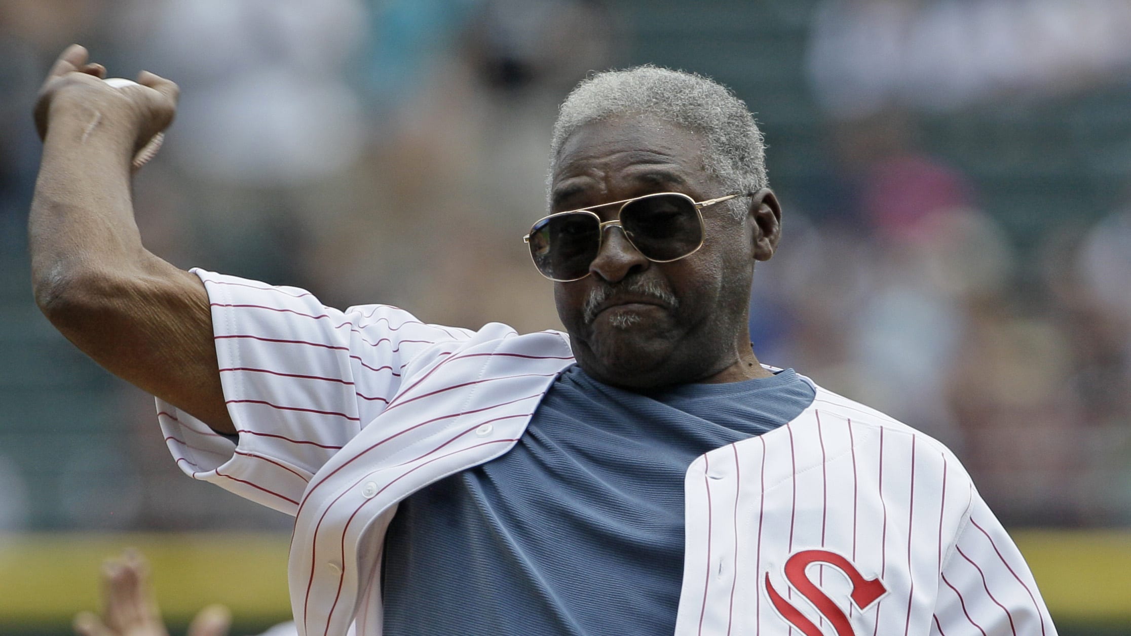 Dick Allen throws out a first pitch for the White Sox