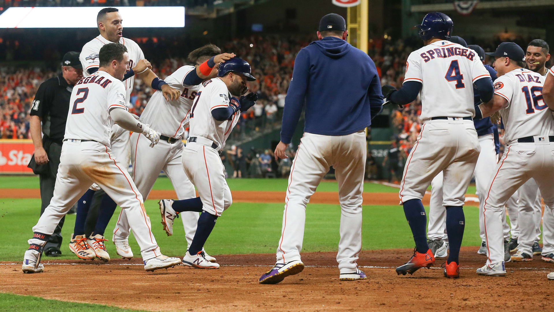 The Astros celebrate after winning 2019 ALCS Game 6