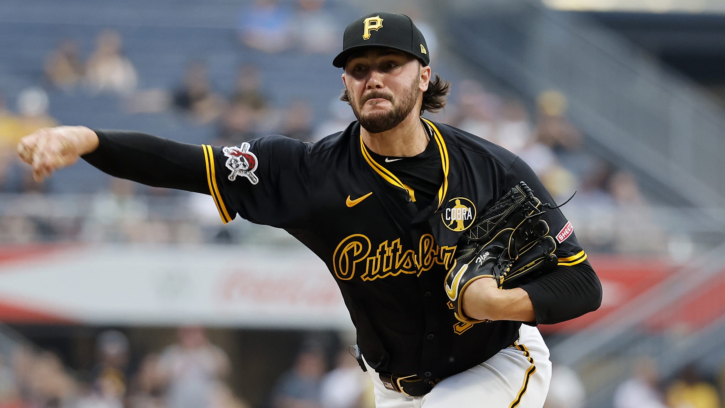 Paul Skenes delivers a pitch