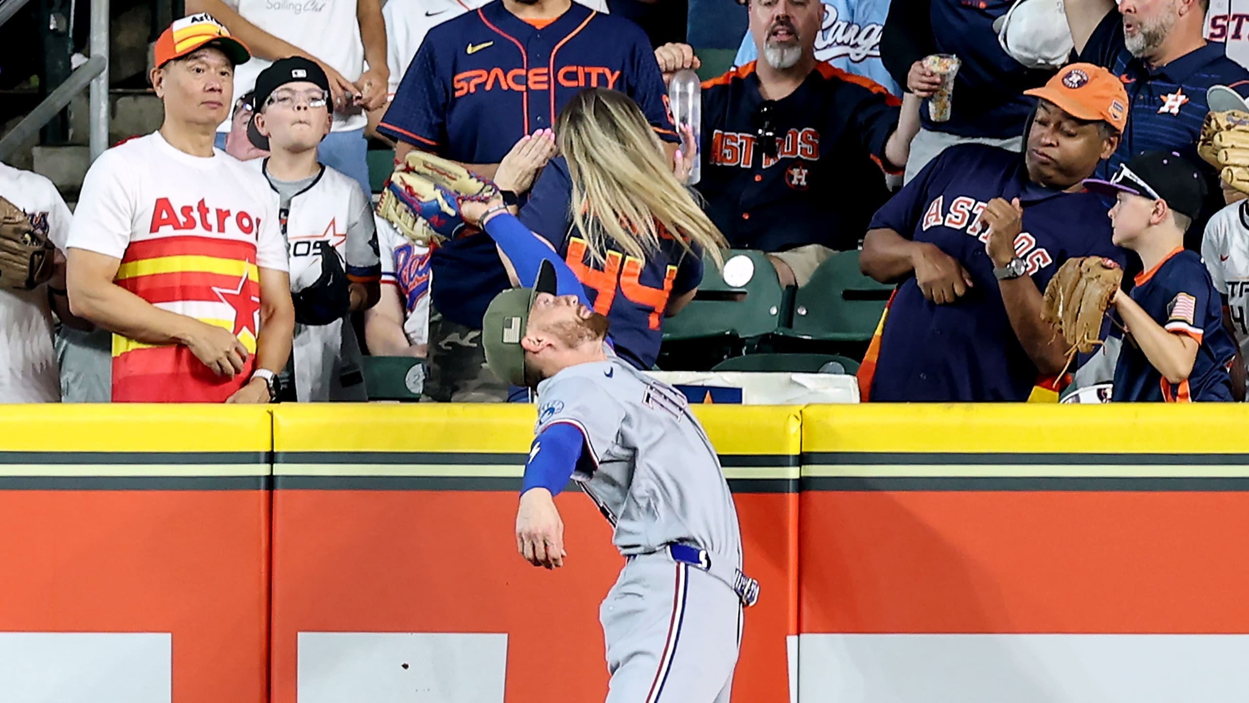 Brandon Nimmo robs a home run