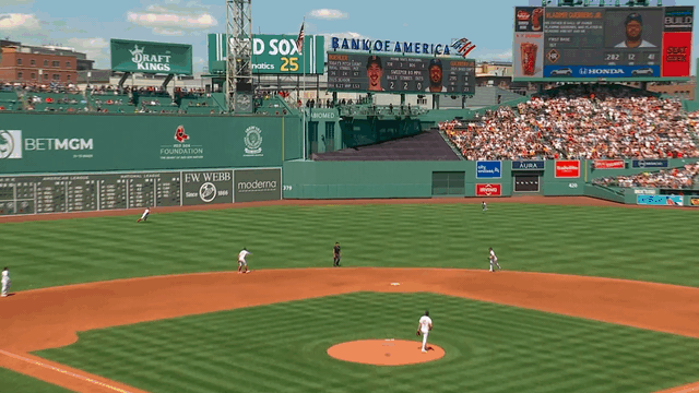 An animated gif of Ceddanne Rafaela making a diving catch