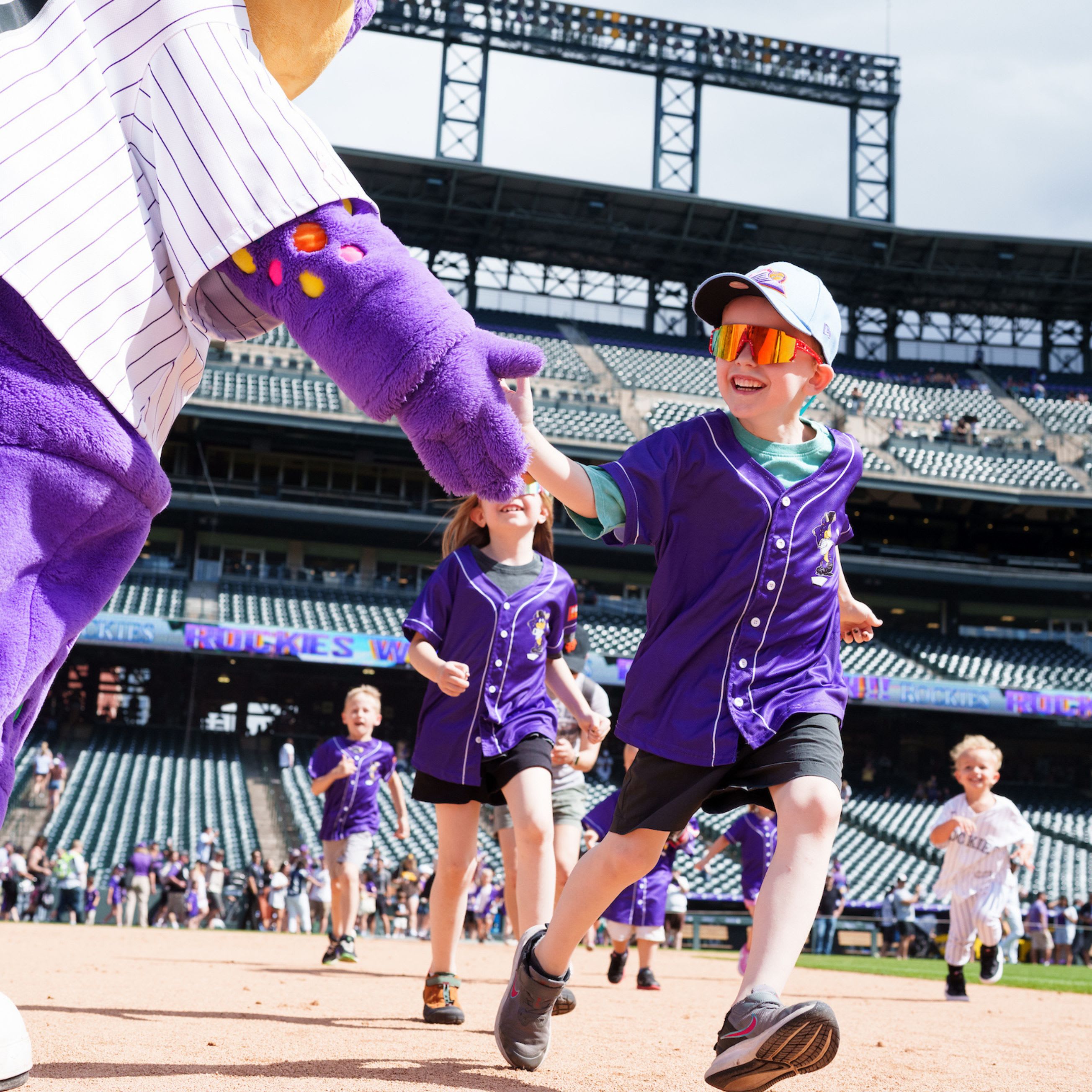 Join us after the game for your opportunity to run the bases. Welcome to all kids 15 and under!