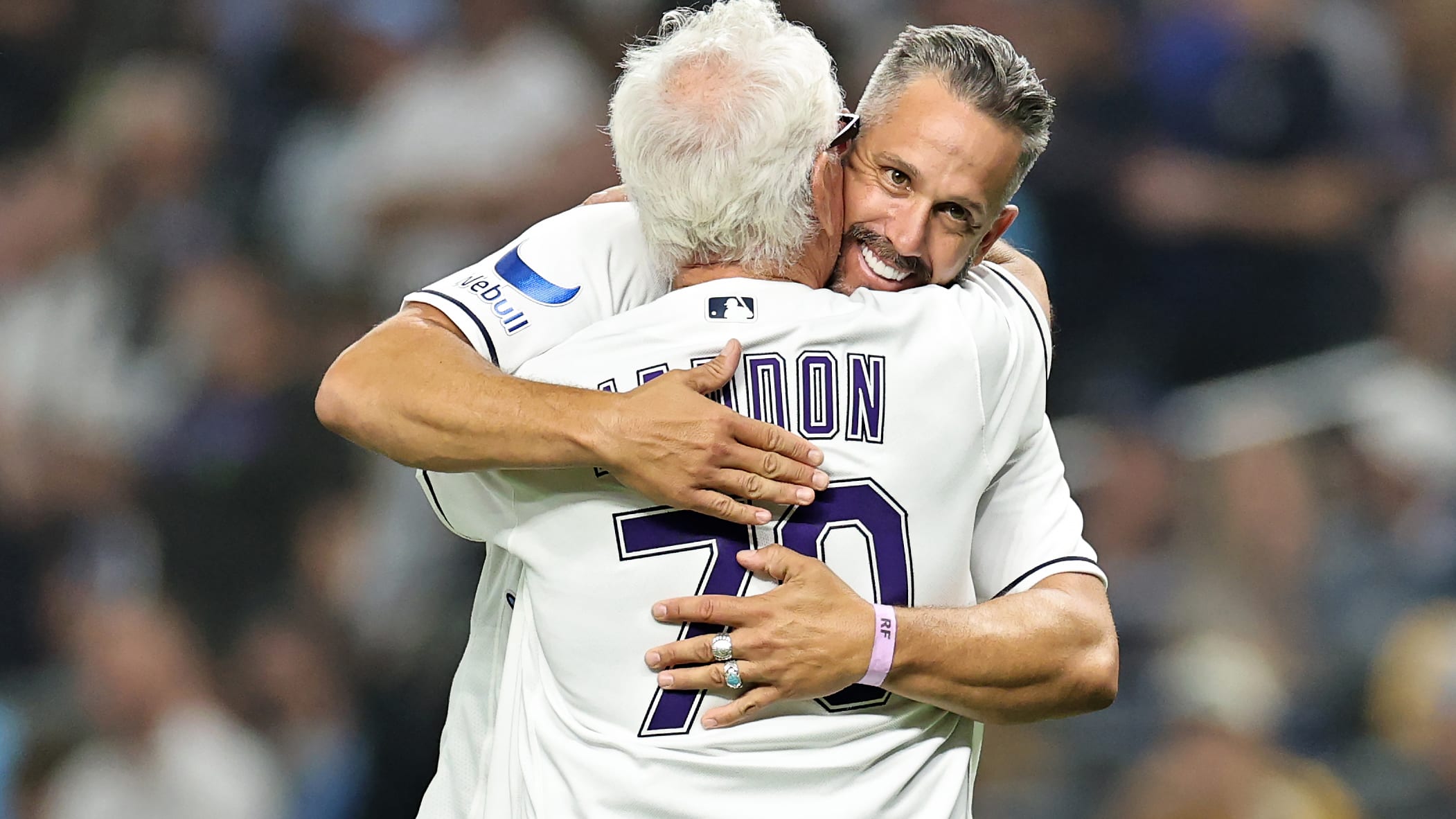Joe Maddon hugs James Shields