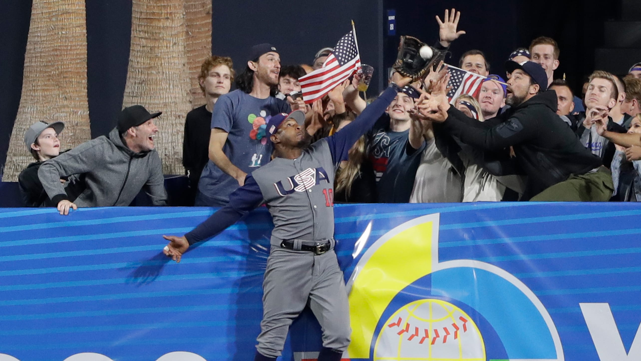 Adam Jones robs a home run during the 2017 World Baseball Classic