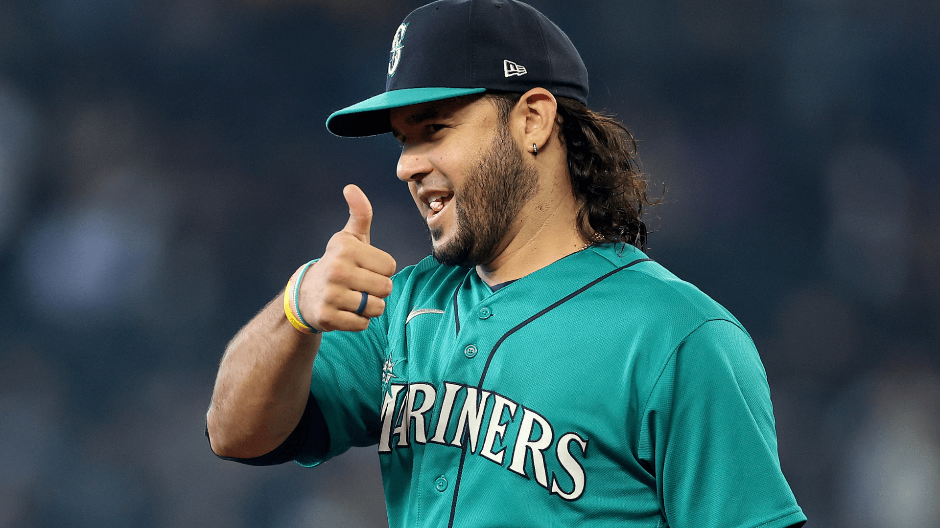 Eugenio Suárez in a Mariners uniform