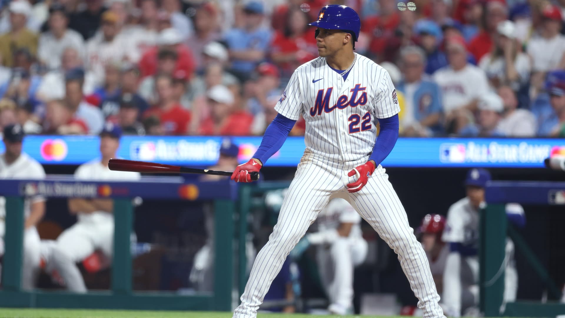 Juan Soto with a hockey puck knob bat