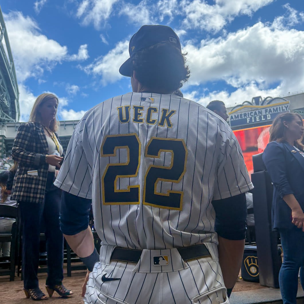 Christian Yelich sporting a Ueck jersey