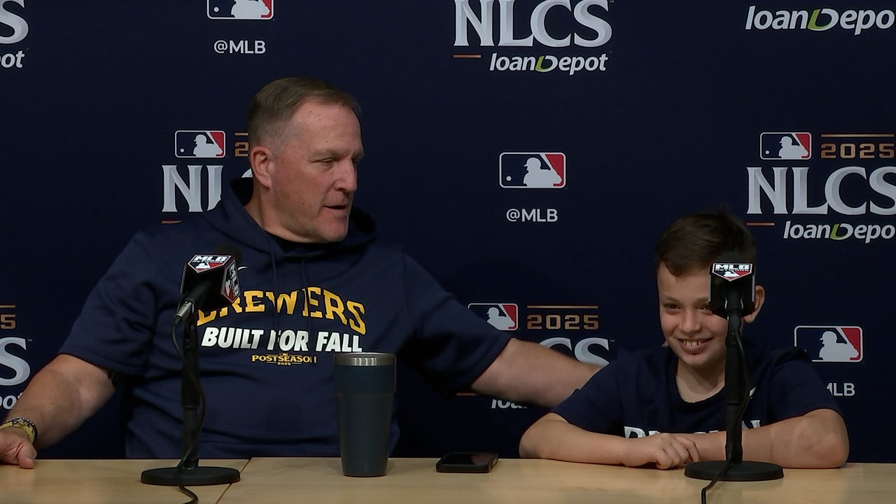 Brewers manager Pat Murphy and his son, Austin