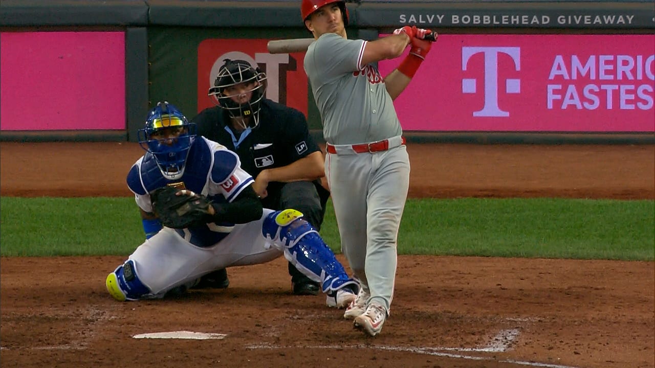 Catchers like Salvador Perez are increasingly setting up with one knee in the dirt