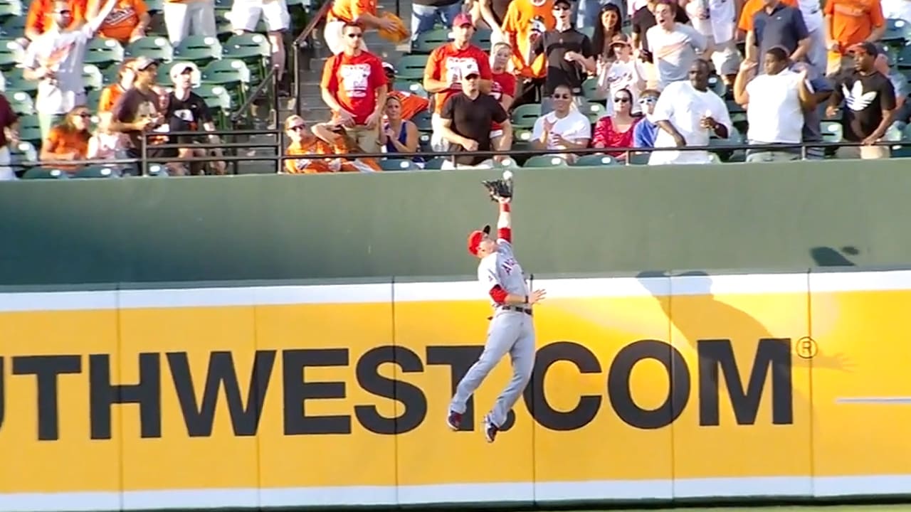 Mike Trout robs a home run in Baltimore