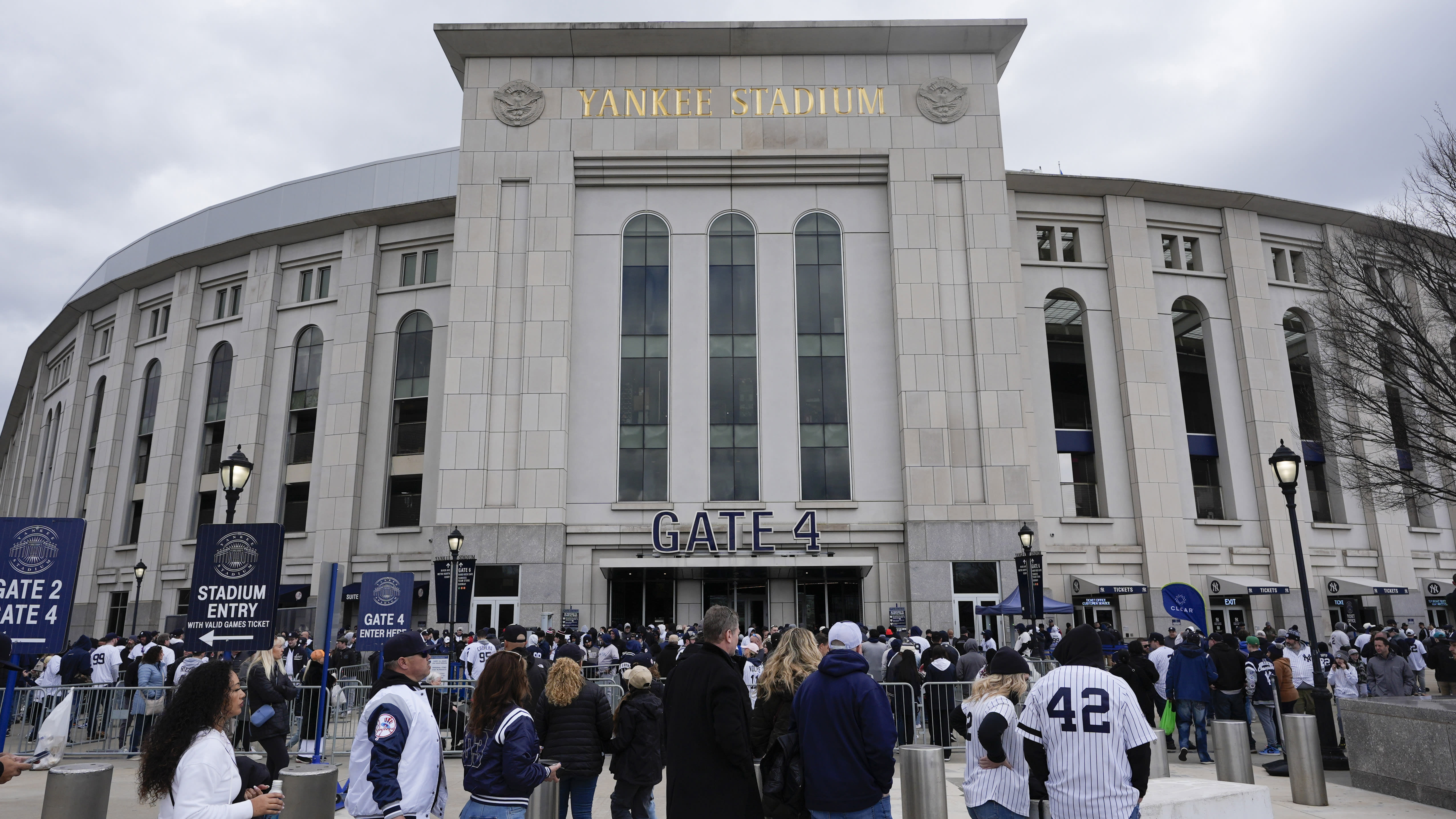 An earthquake in New Jersey shook Yankee Stadium before the home opener
