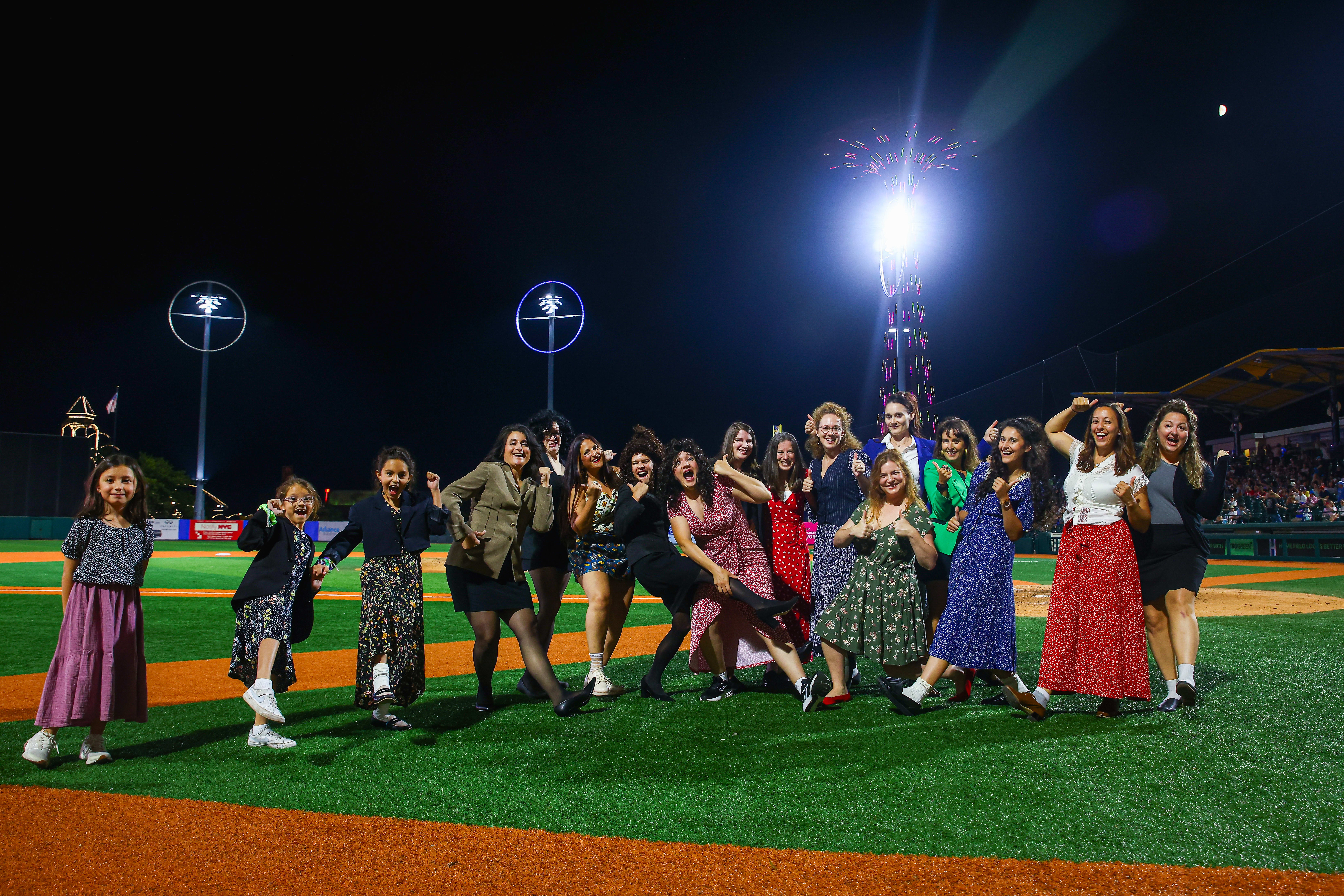 The Elaine Dance Contest at Seinfeld Night