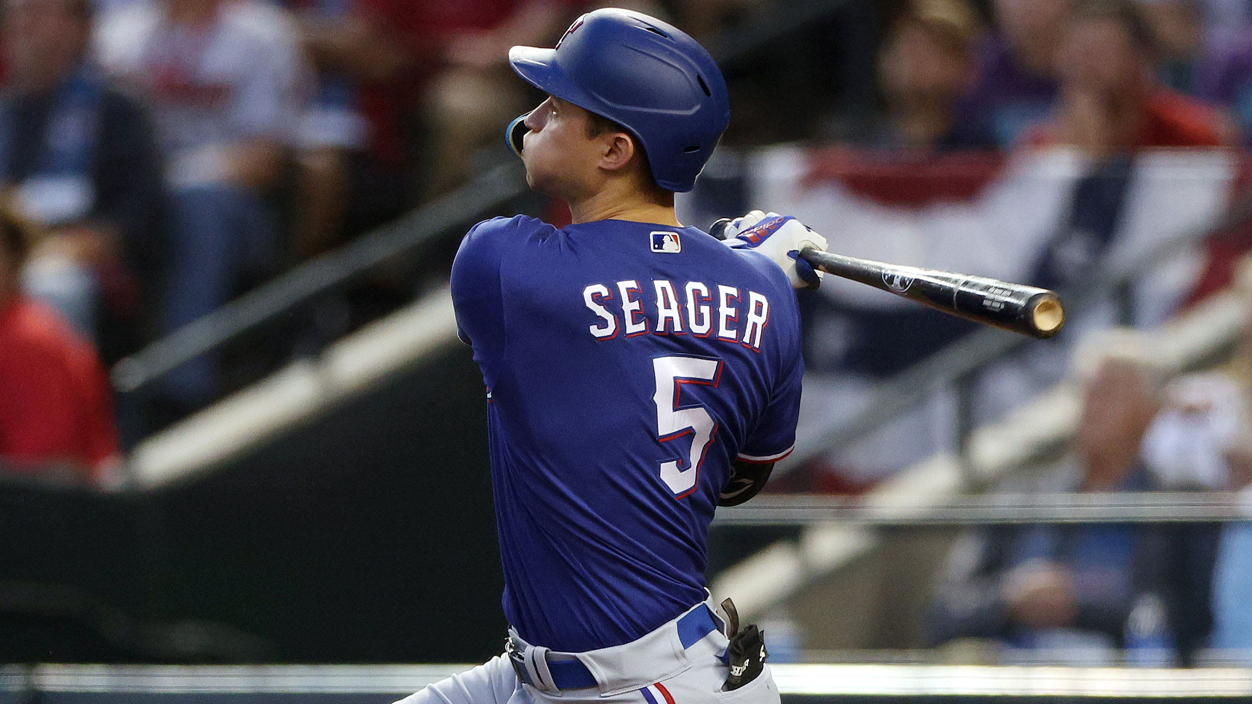 Corey Seager follows through on his Game 3 home run