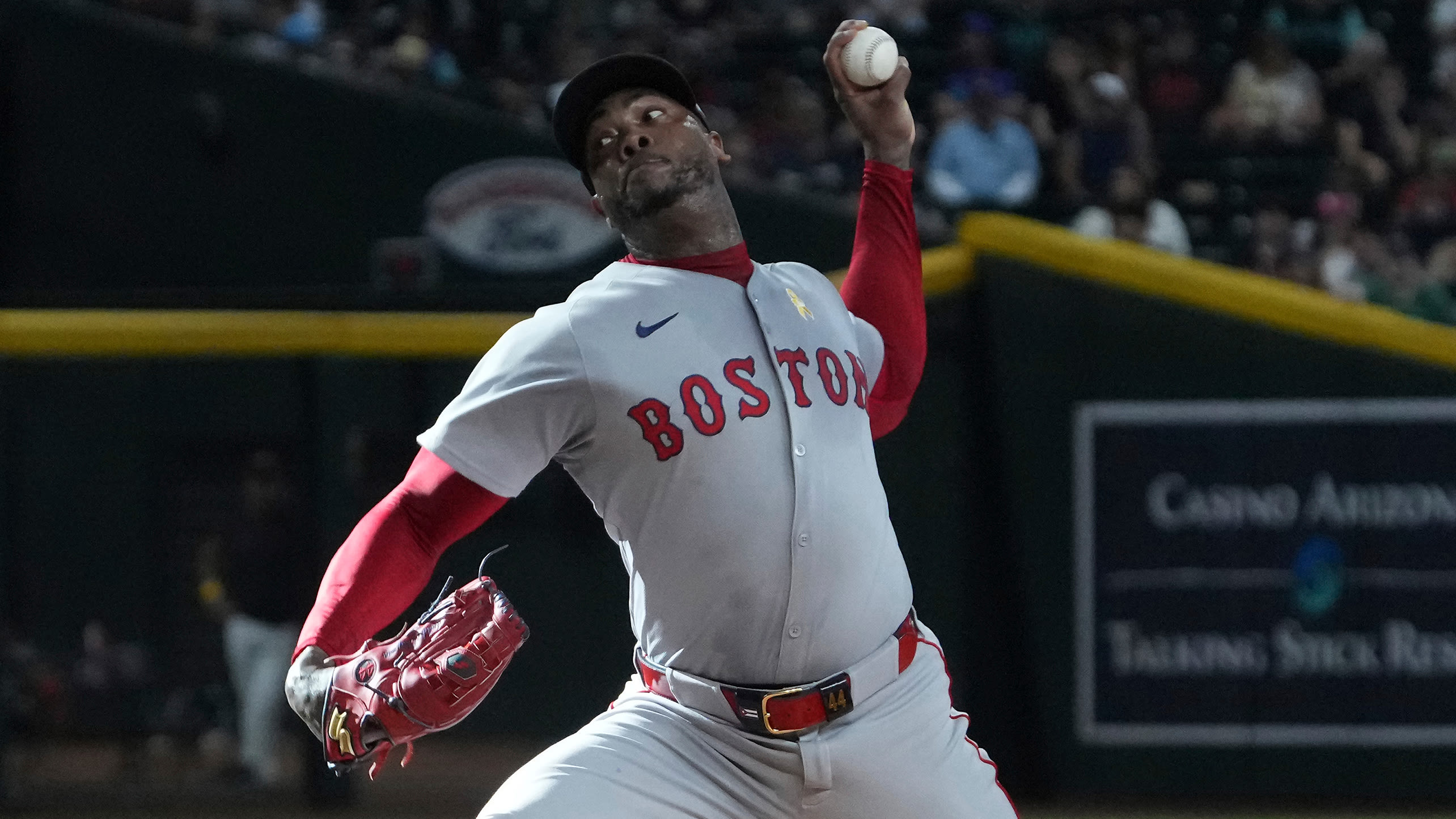 Aroldis Chapman delivers a pitch