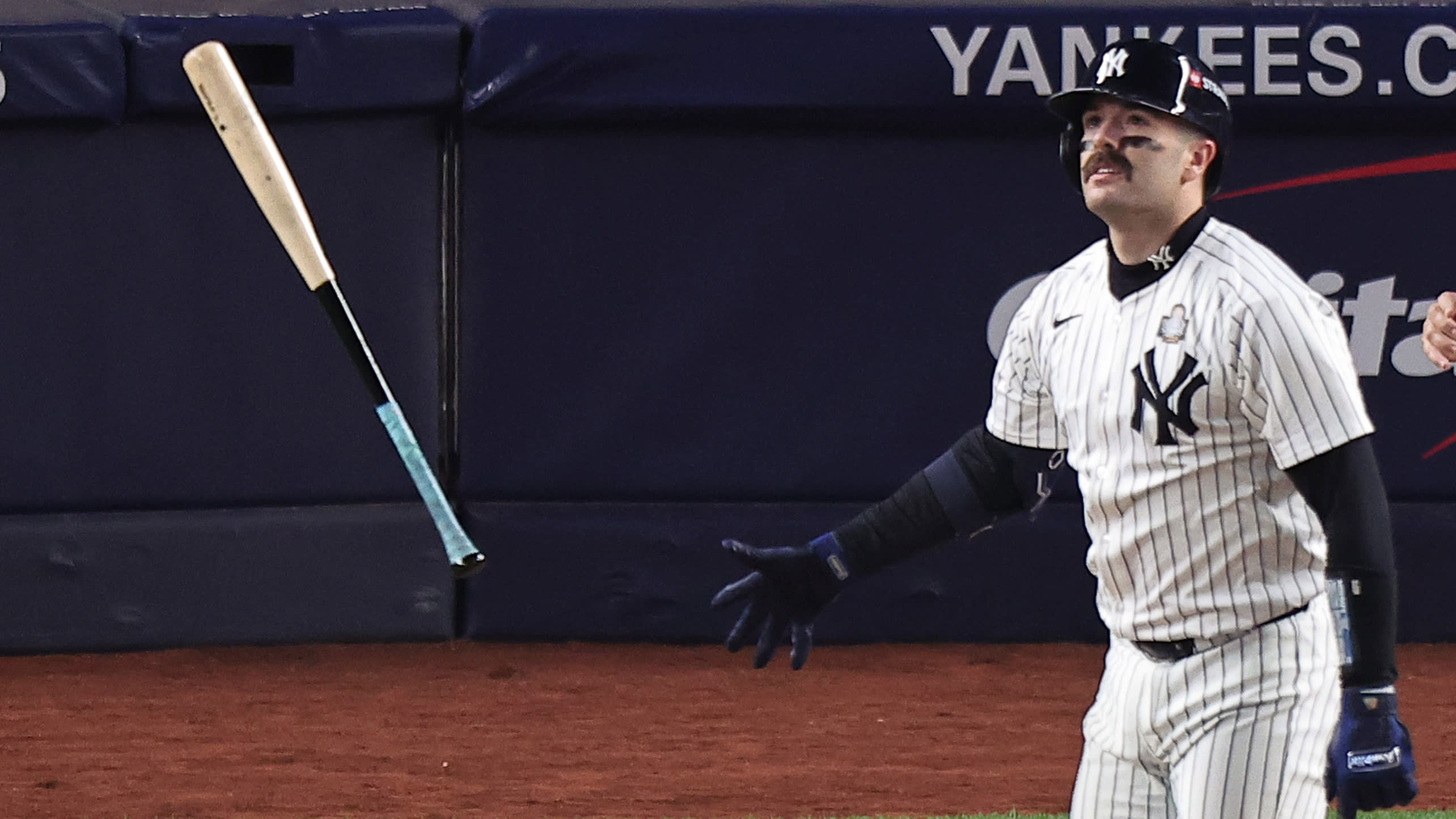 Austin Wells tosses his bat aside after his no-doubt homer