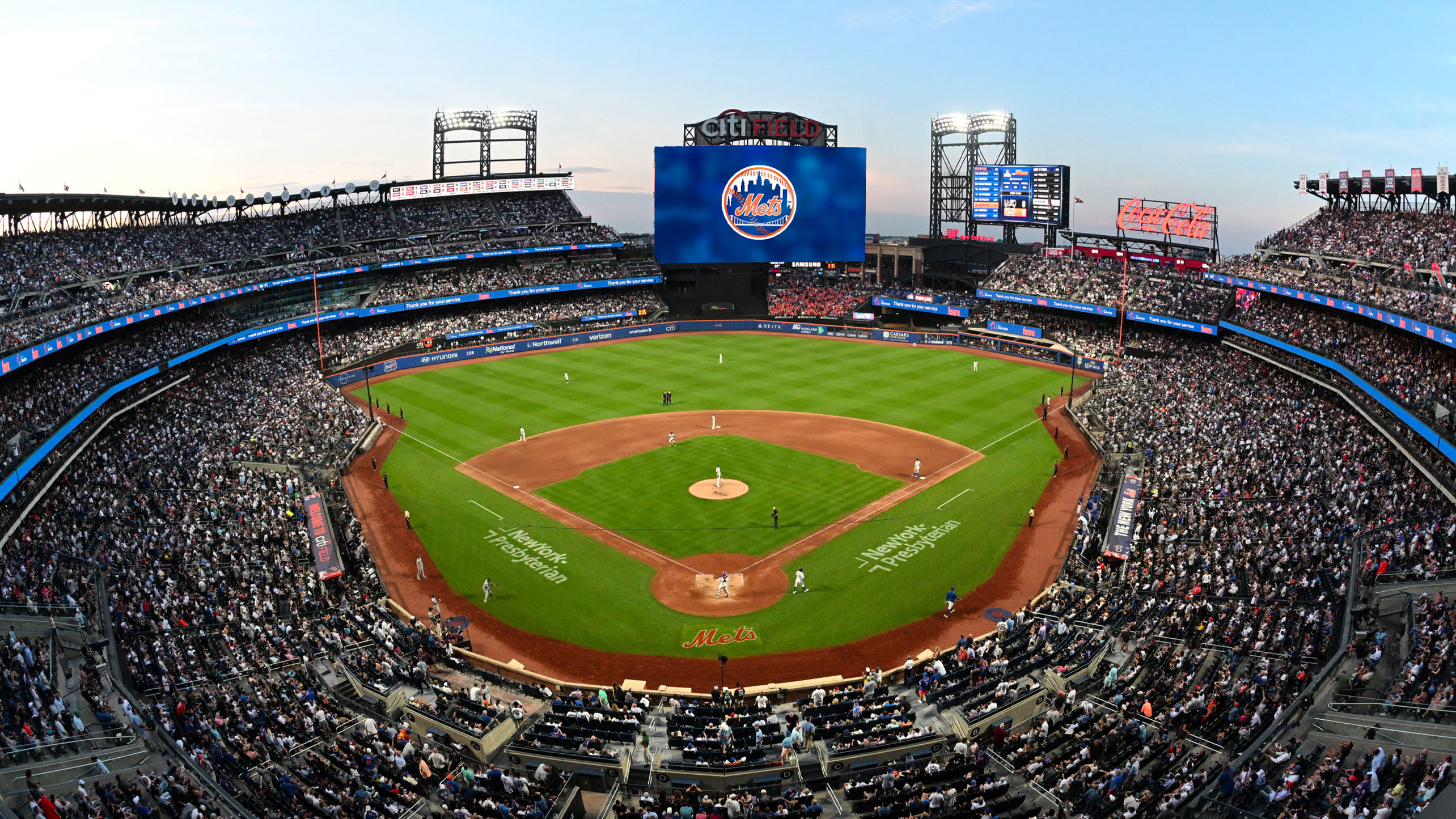 Come out to Citi Field on Wednesday, August 13 as we take on the Atlanta Braves! The Amazin' Mets Foundation is committed to providing needed services and opportunities to children, families, and underserved groups in our neighborhoods and communities. Join us in highlighting their amazin' work and the organizations they support! Together we can inspire change and make a lasting impact on and off the field.
The first 15,000 fans through the gates will receive a Mrs. Met Gives Back Bobblehead.