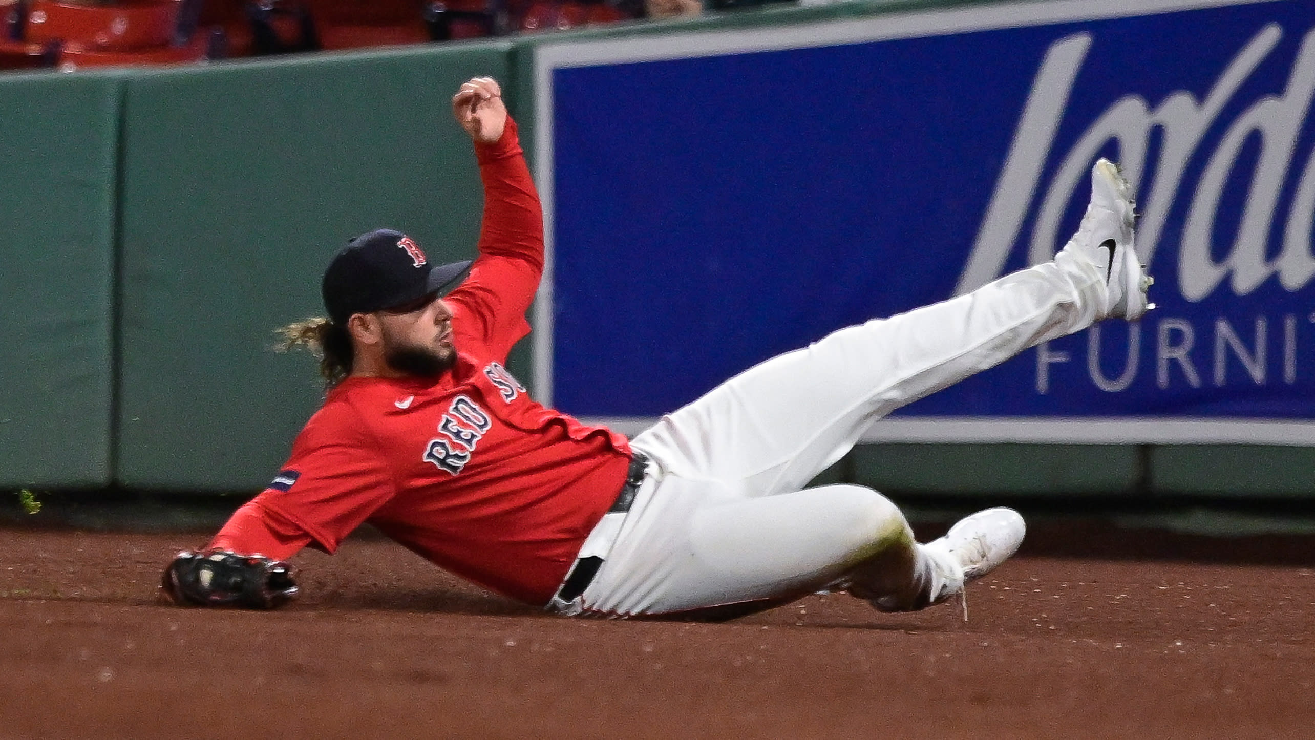 Wilyer Abreu makes a sliding catch