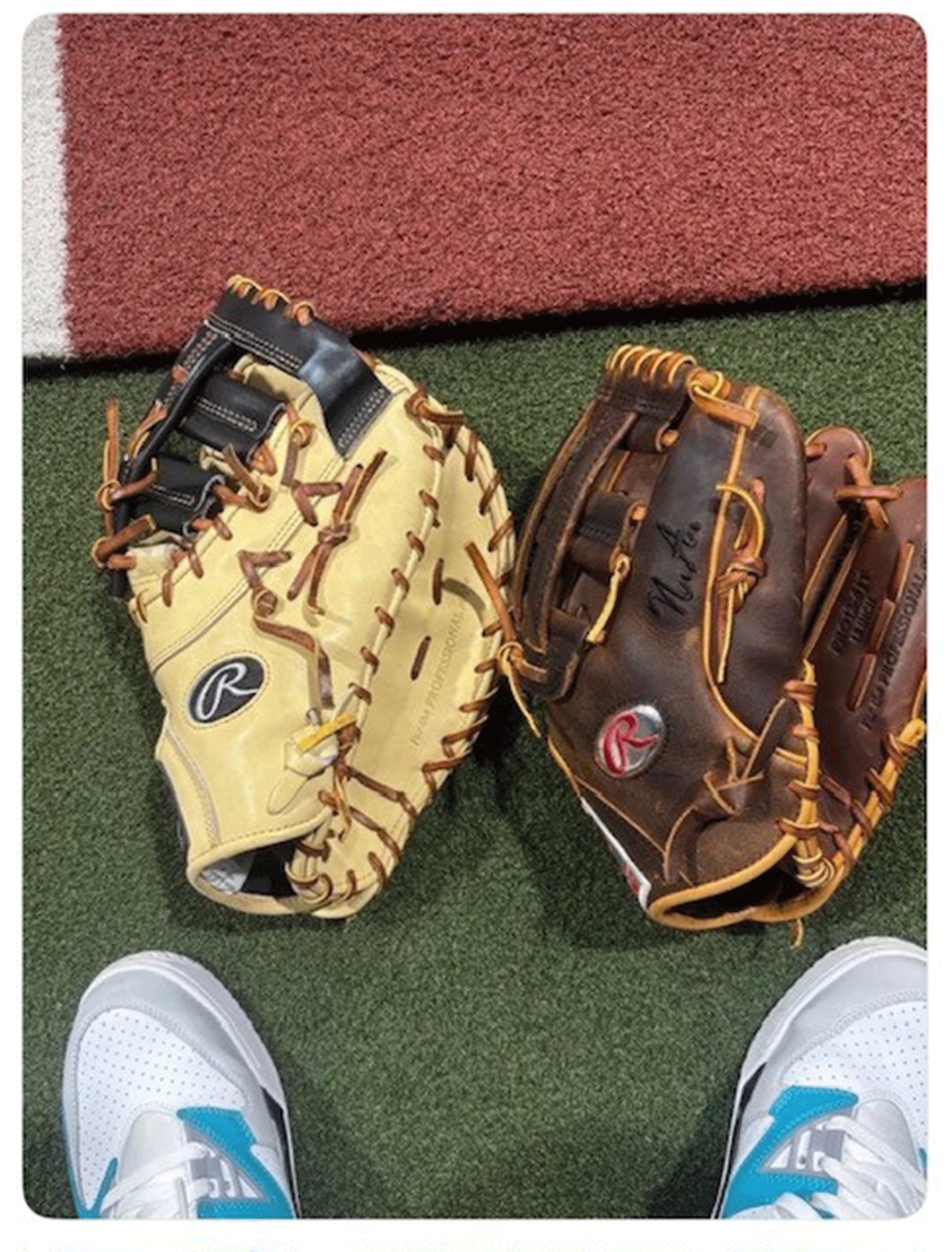 Nolan Arenado's gloves