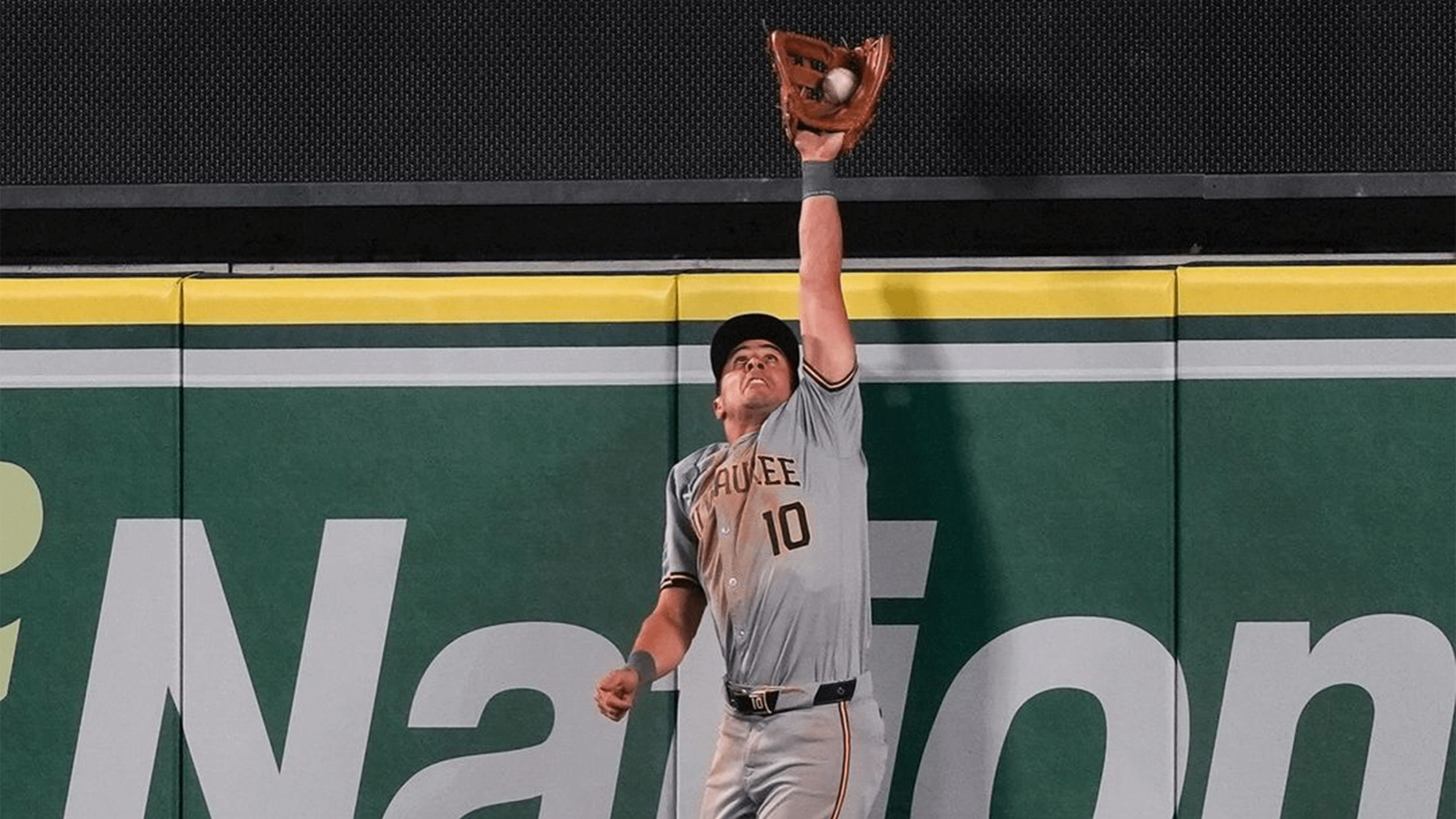 Sal Frelick robs a would-be game-tying home run