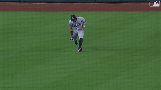 Juan Soto's one-hop throw to the plate keeps the tying run off the board
