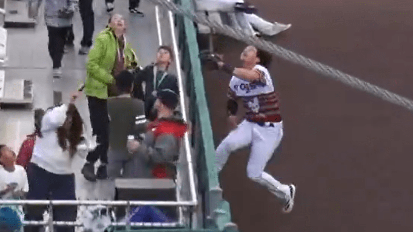 A screengrab of Minor Leaguer Luis Suisbel tracking a popup