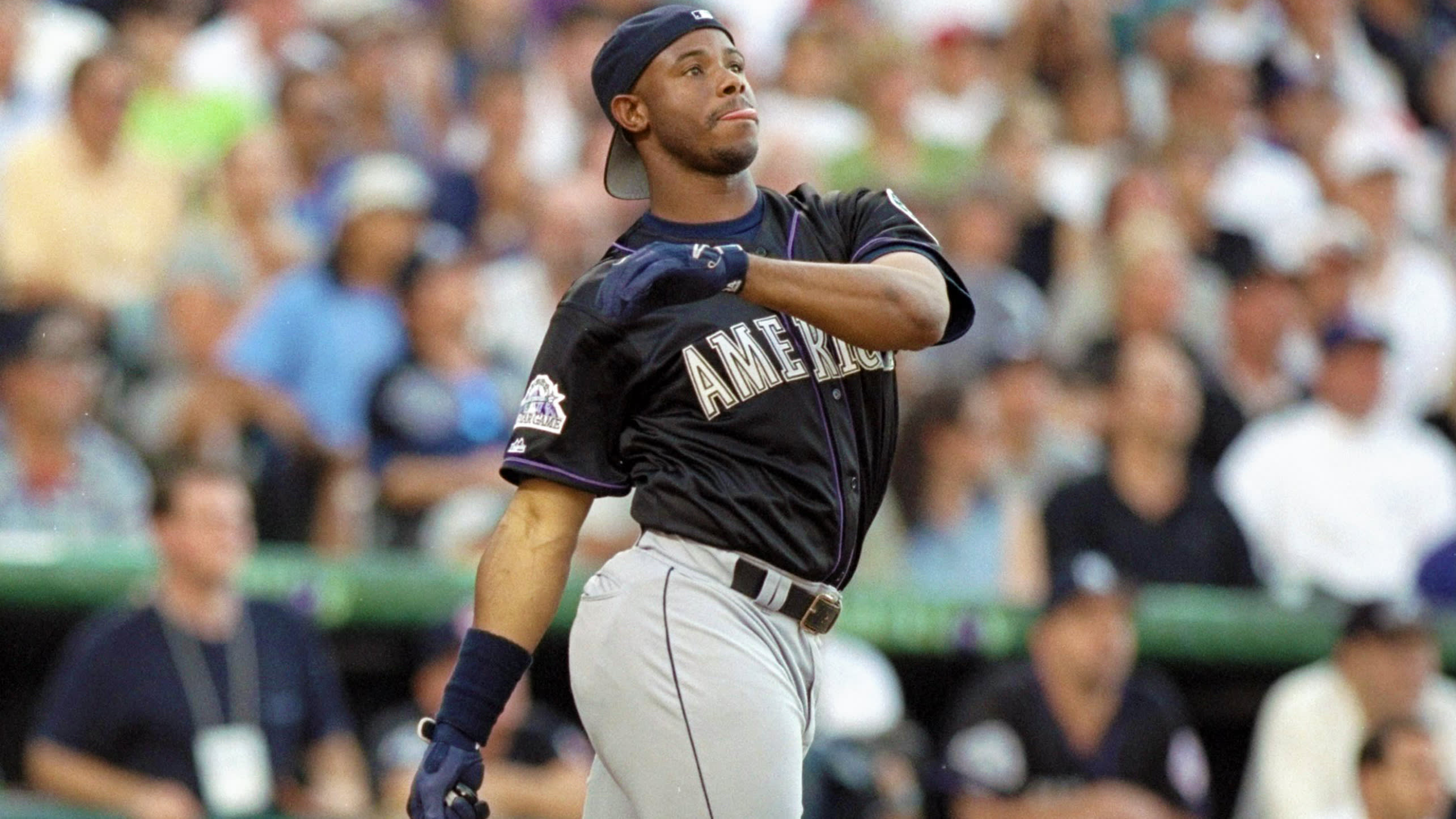 Ken Griffey Jr. swings during the 1998 Home Run Derby in Denver