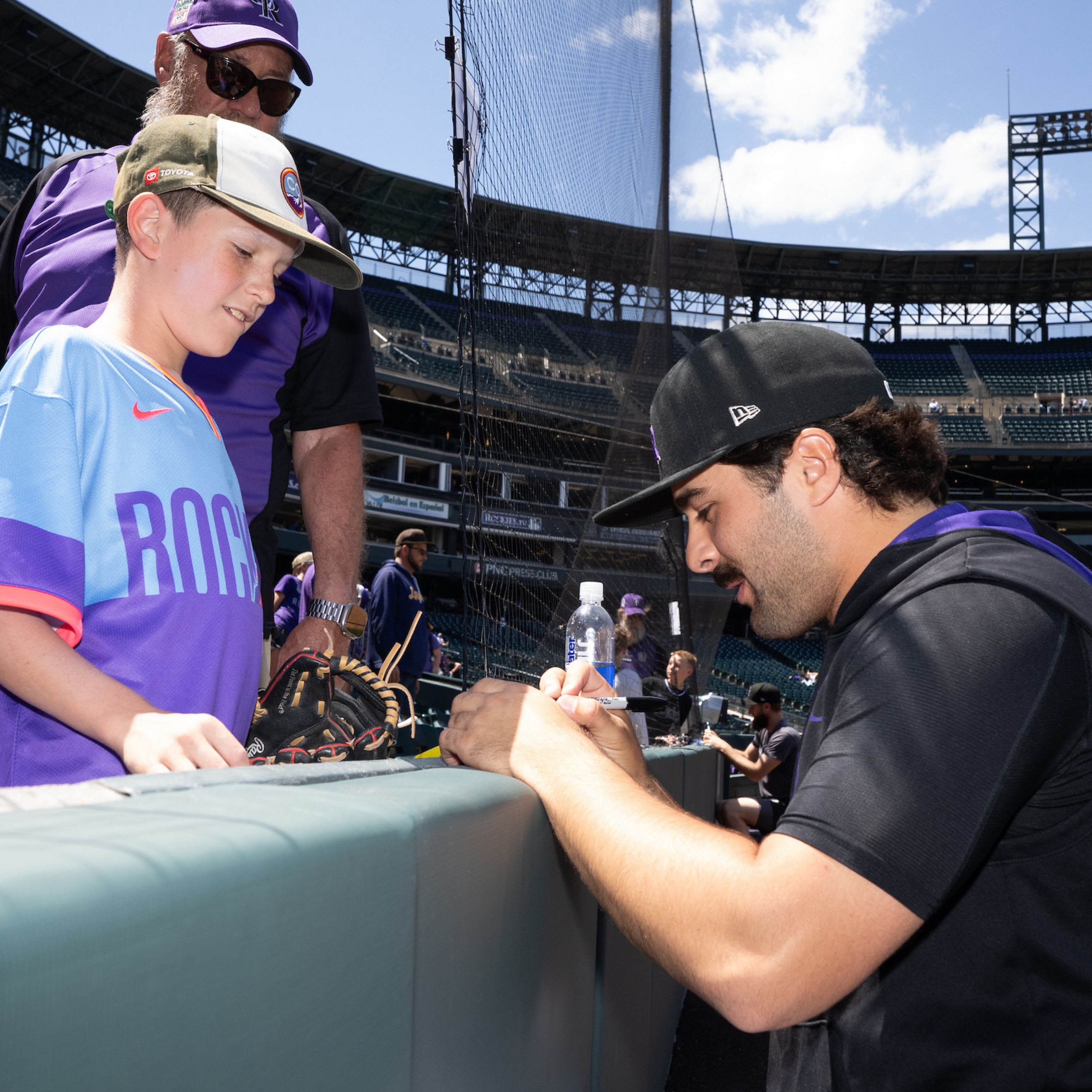 Autograph Sunday