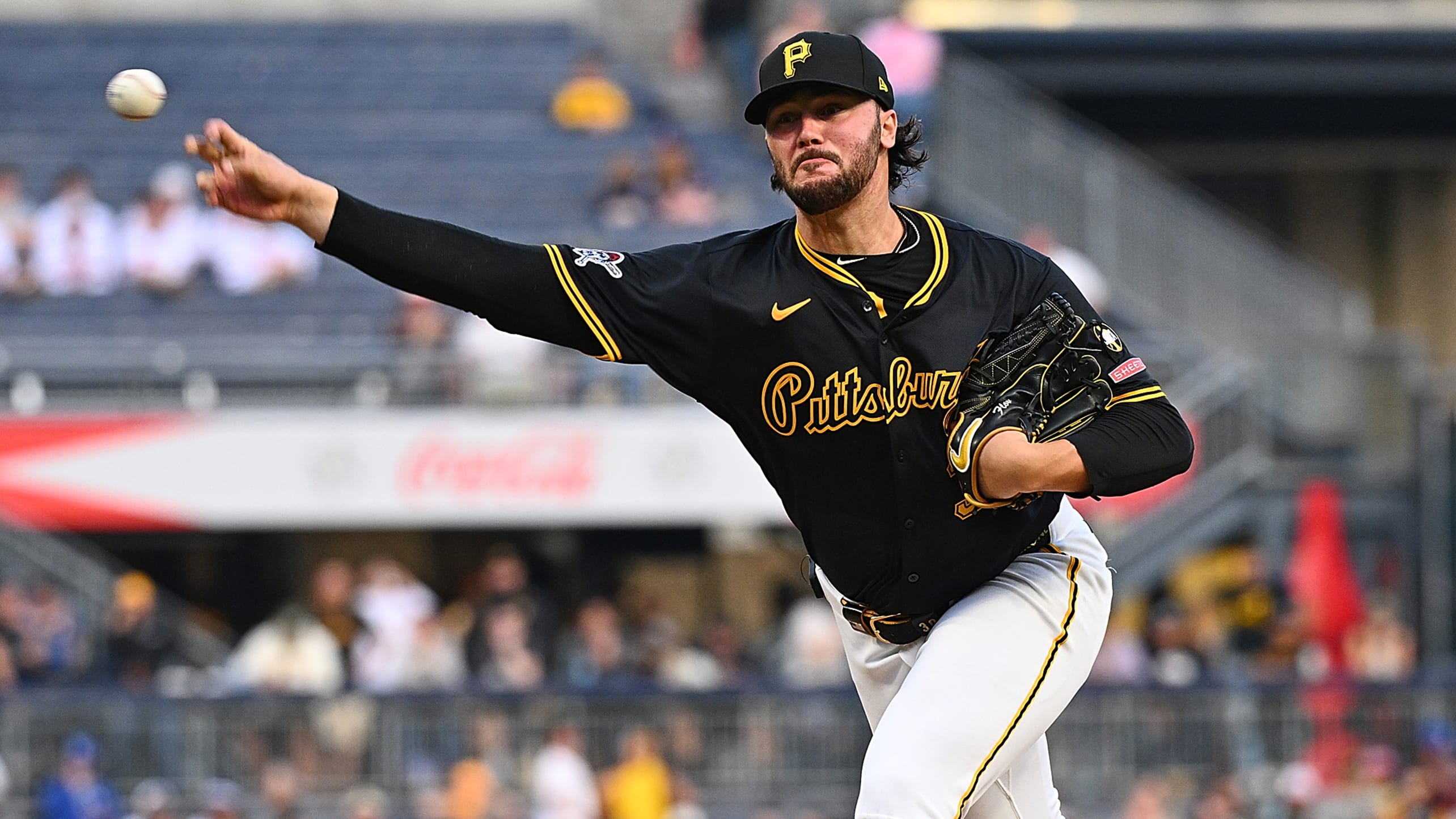 Paul Skenes delivers a pitch