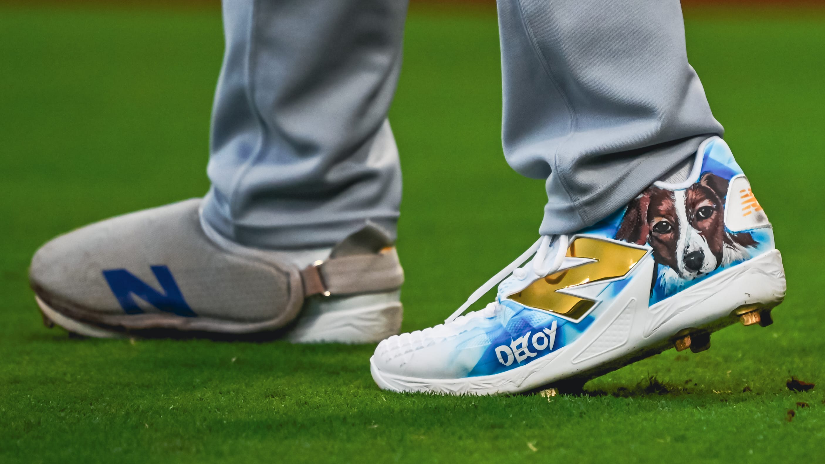 Shohei Ohtani's cleats feature his dog Decoy