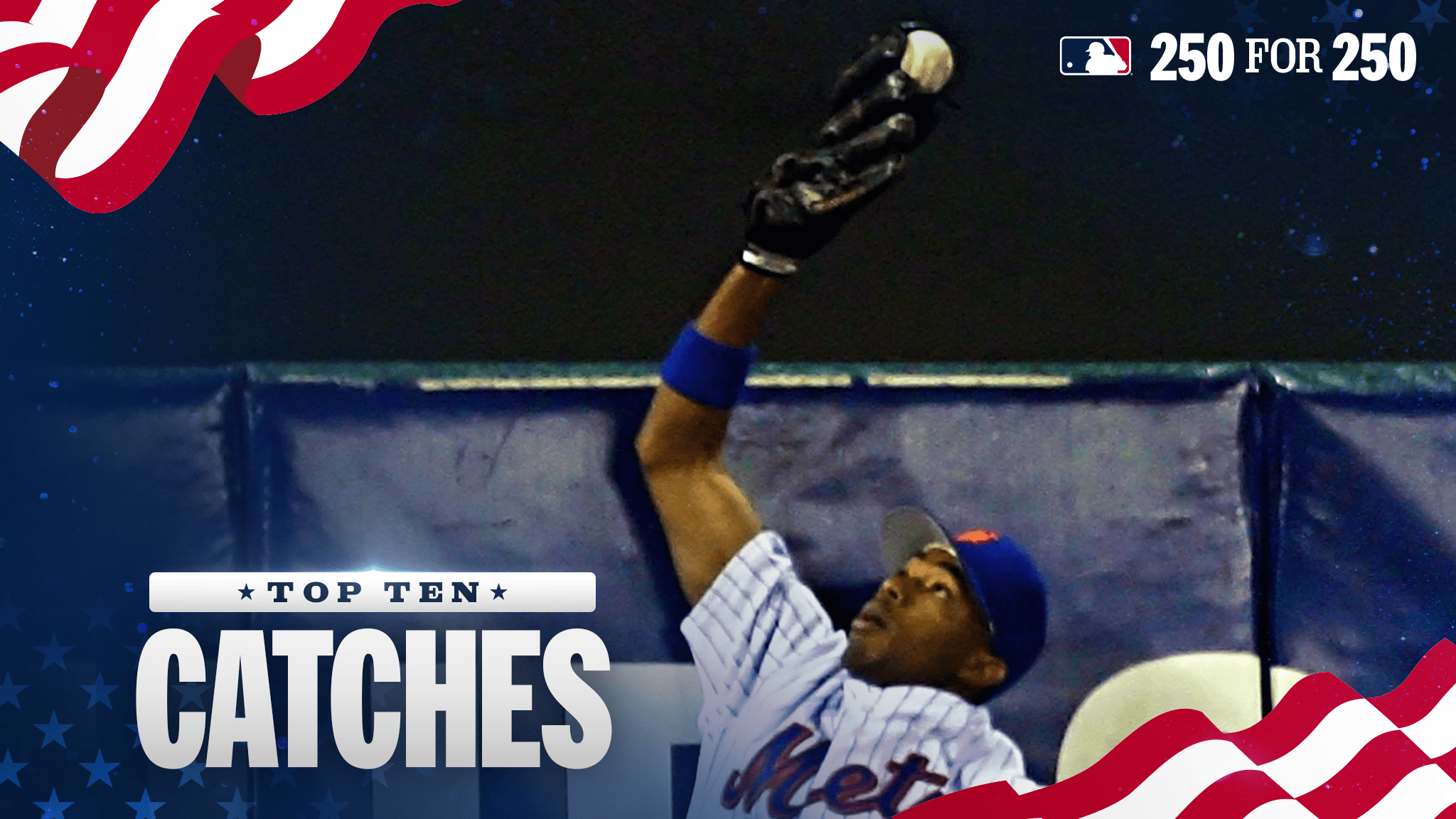 Endy Chavez robs a home run in the 2006 NLCS