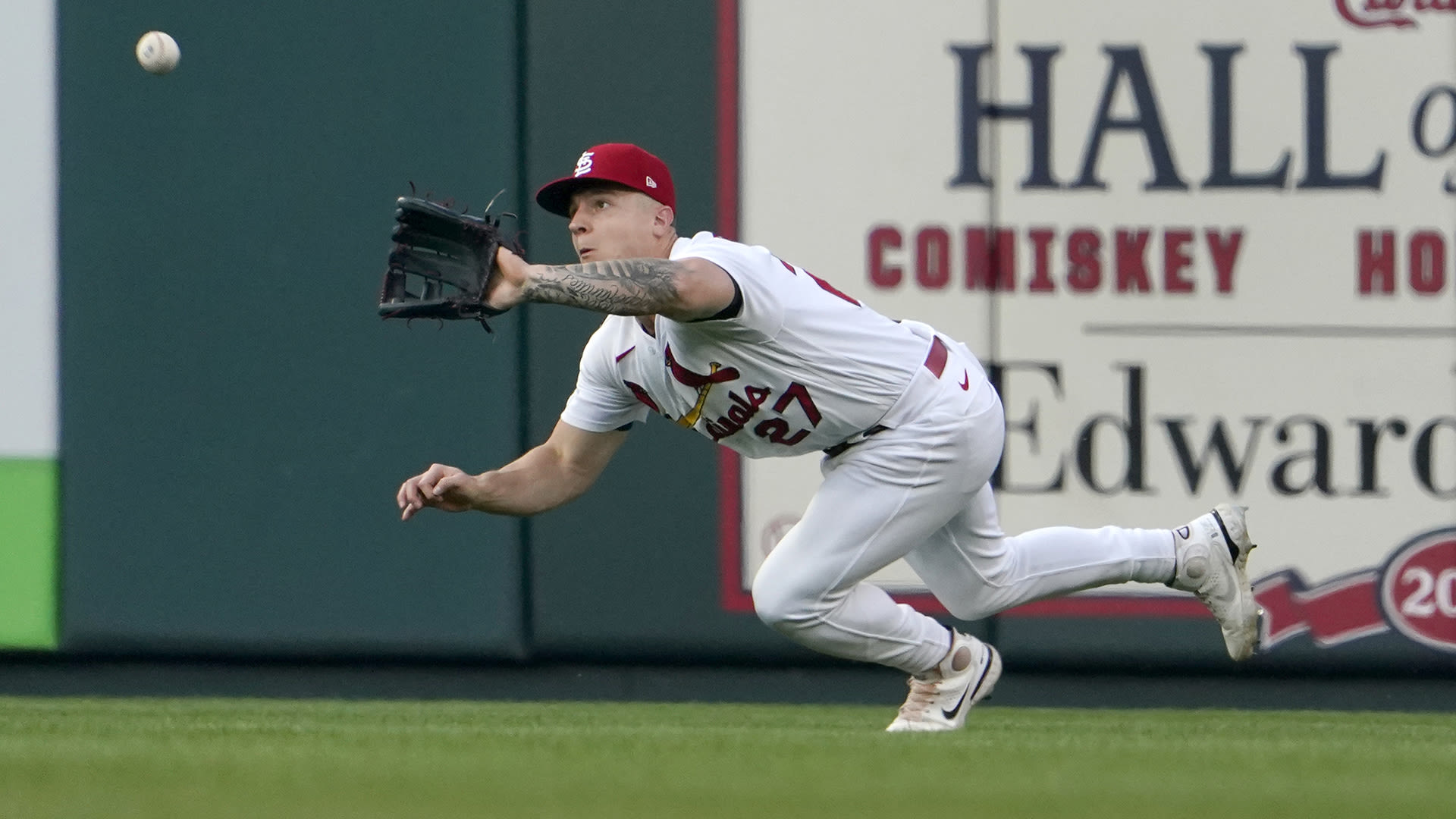 Tyler O'Neill makes a diving catch