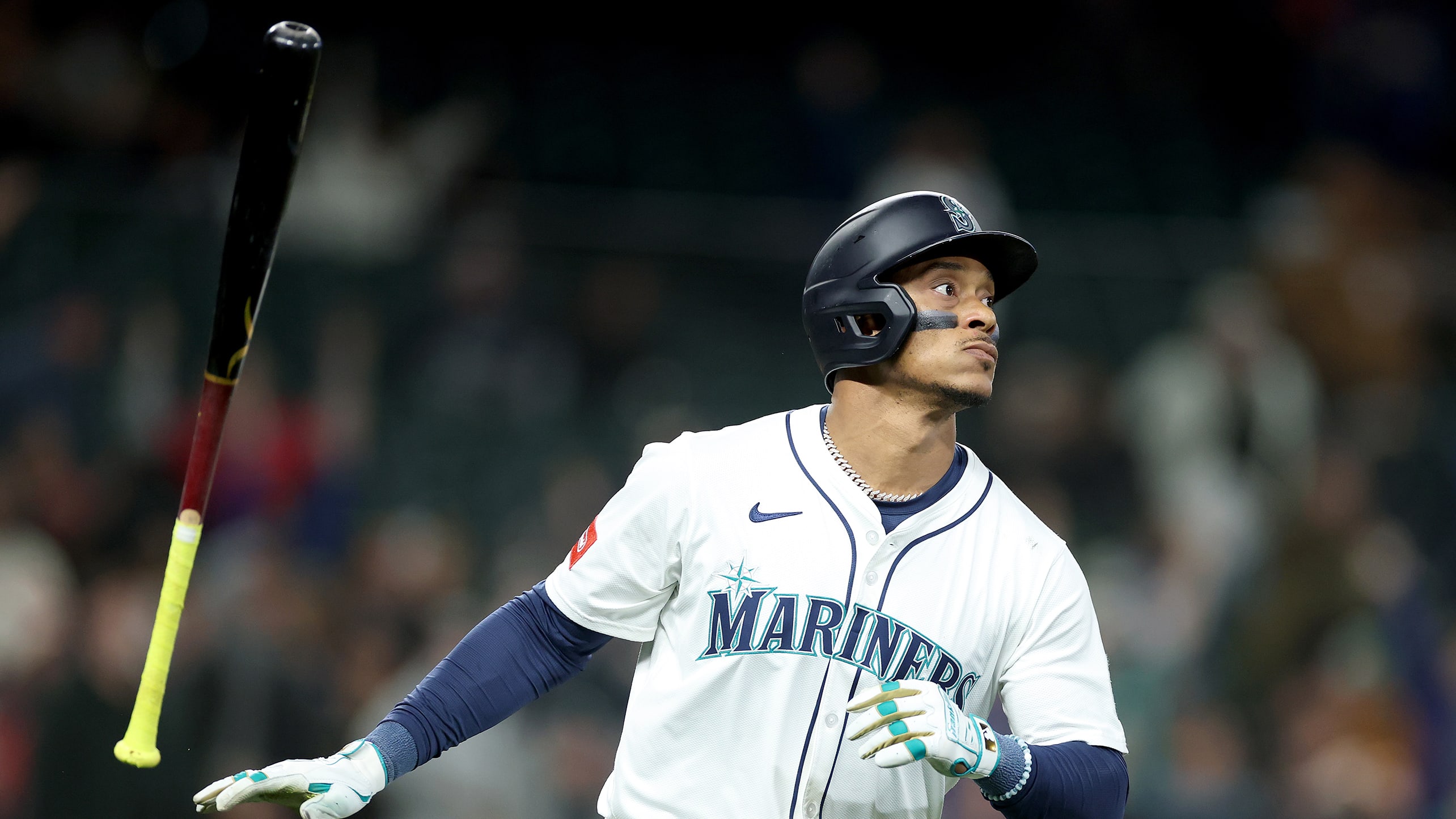 Jorge Polanco flips his bat on a home run