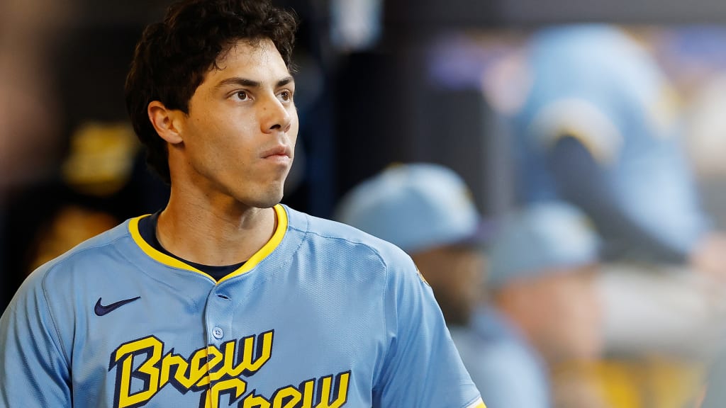 Christian Yelich in the Brewers' 2022 City Connect "Brew Crew" jersey.