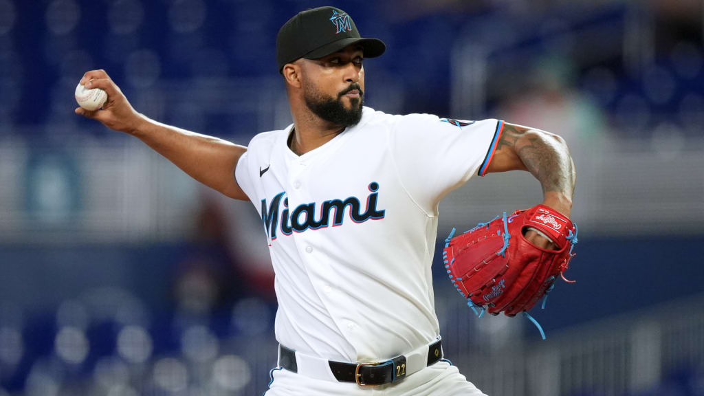 Looking like Cy Young self, Alcantara pitches a Maddux