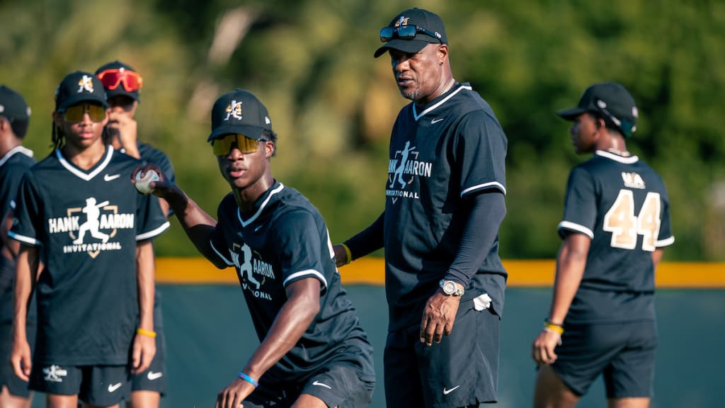 Former MLB stars coach, mentor players at Hank Aaron Invitational baseball  camp - Vero News