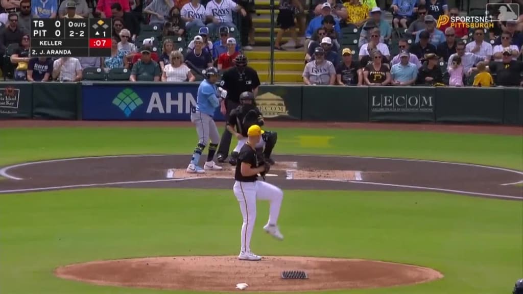 Jonathan Aranda belts an RBI double off the wall