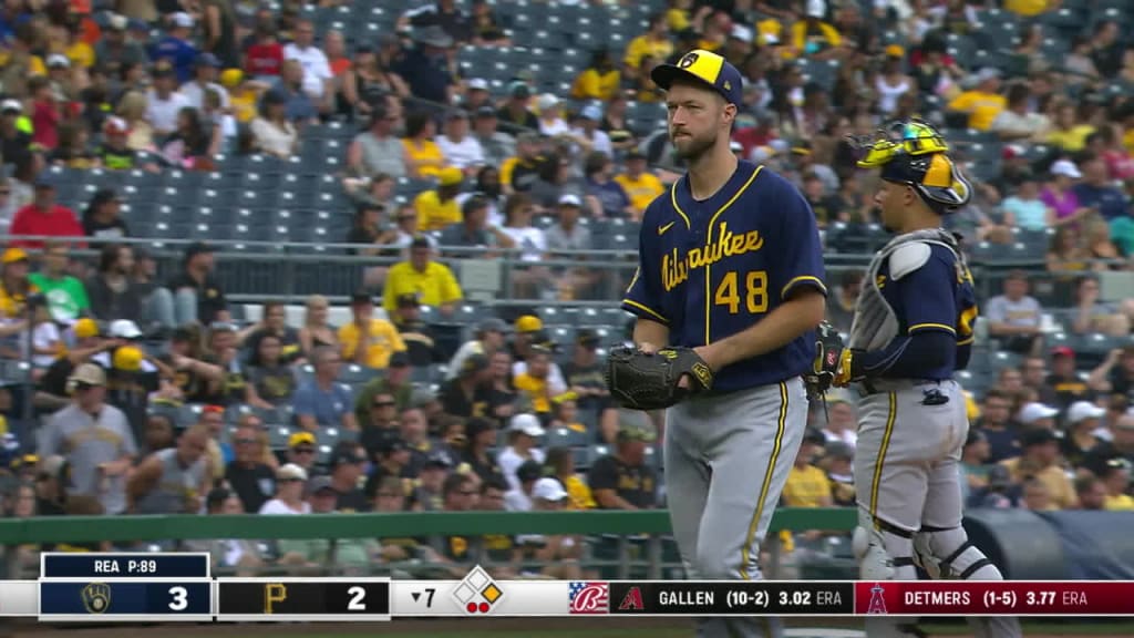 Milwaukee Brewers surprise fans before Pittsburgh Pirates game