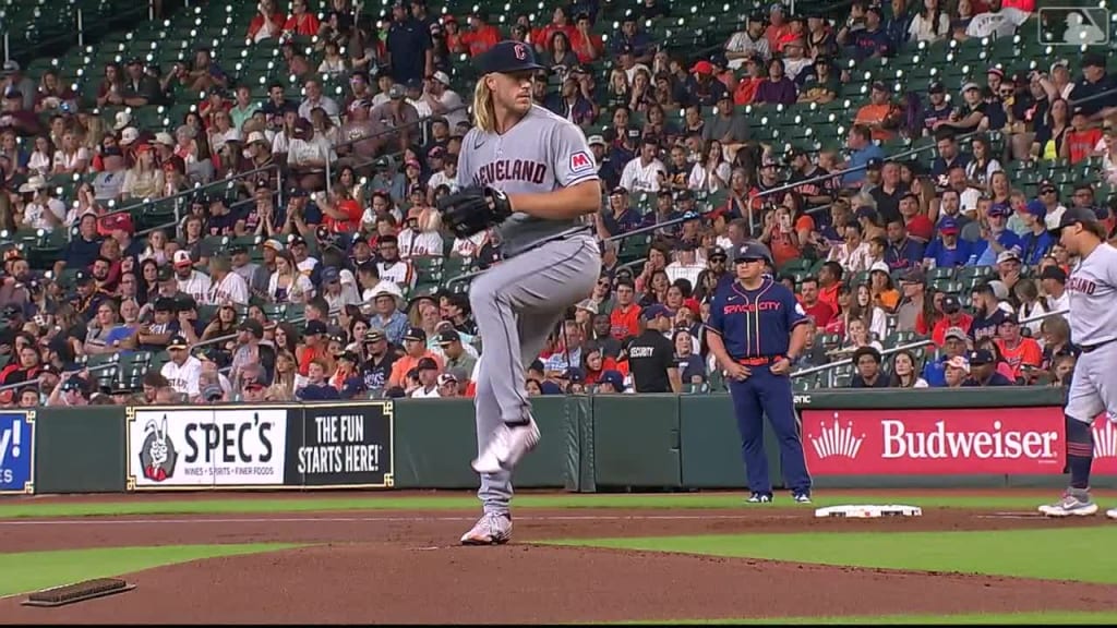 Syndergaard leaves debut with Guardians after being hit on the leg