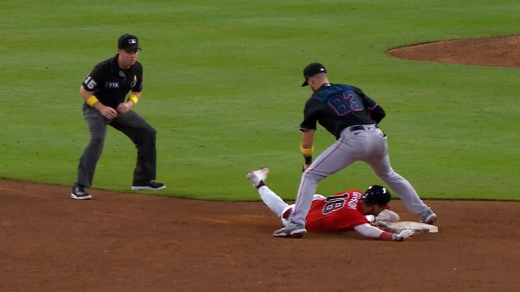 Stallings nabs Grissom at 2nd