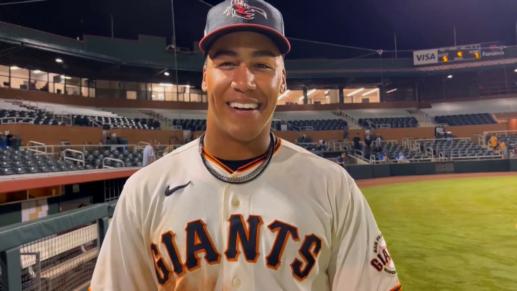 Giants two-way prospect Reggie Crawford hits first pro homer for