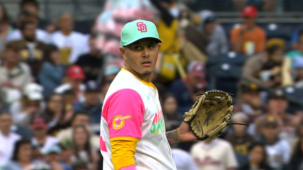 Manny Machado shows off defensive prowess at third