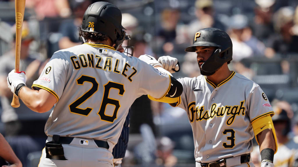 Bucs rally to win G1 in extras, split doubleheader vs. Yanks