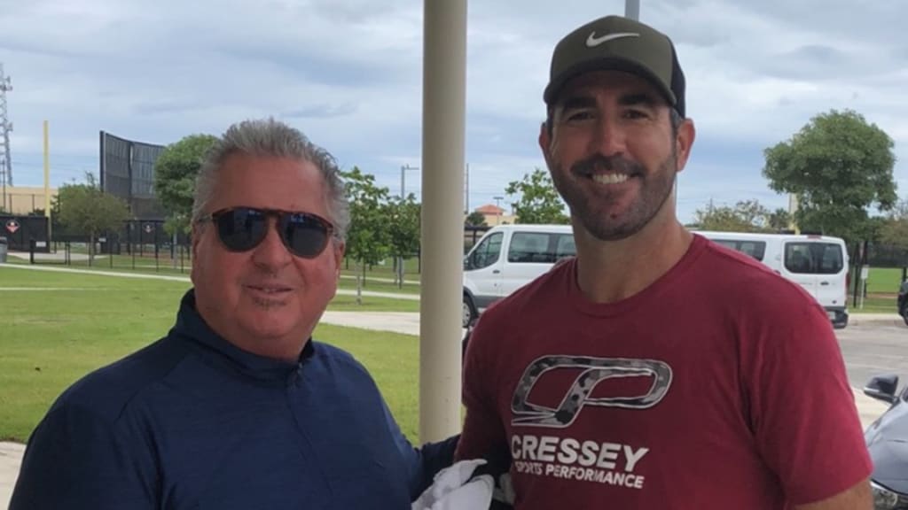 Gonzalez with Justin Verlander at last year's workout