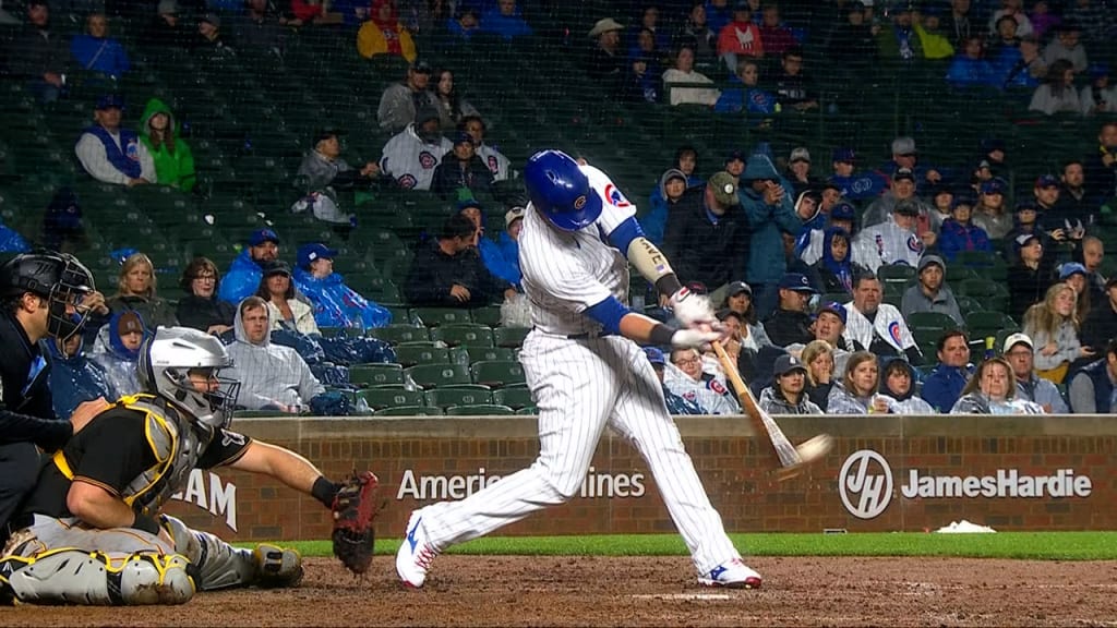 Cubs pull away from Pirates after rain delay