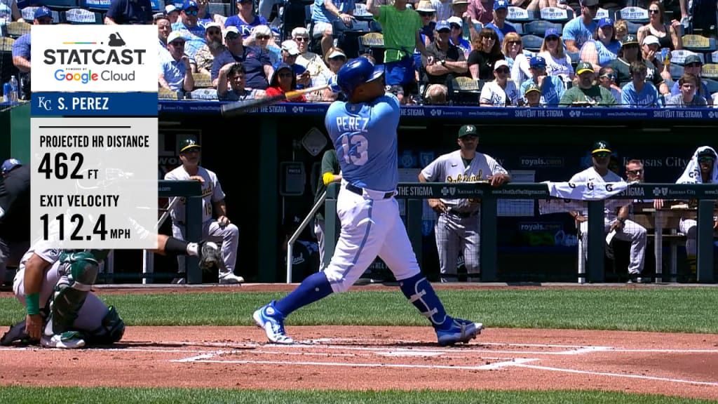 Kansas City Royals fans concerned as Salvador Perez forced from game with  hand injury after hitting two homers: Right when he gets hot. Of course