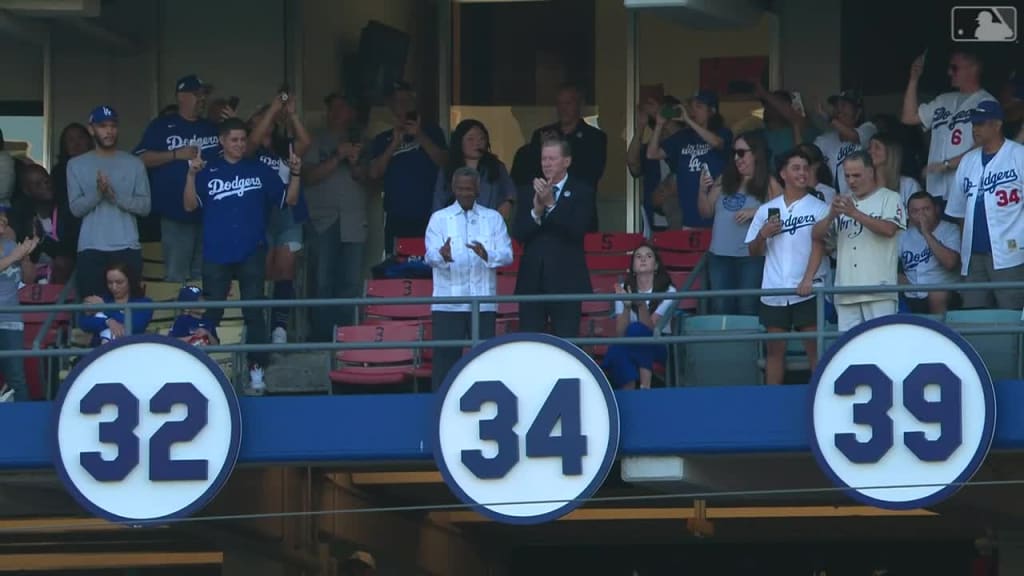 Los Angeles Dodgers retire Fernando Valenzuela's jersey in ceremony