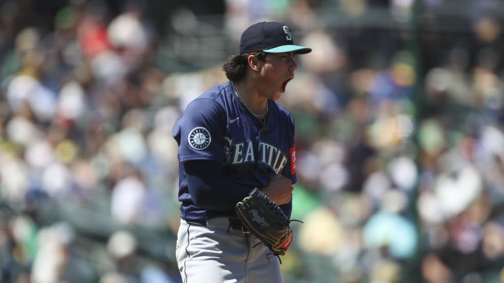 Mariners rally to beat A's in series finale